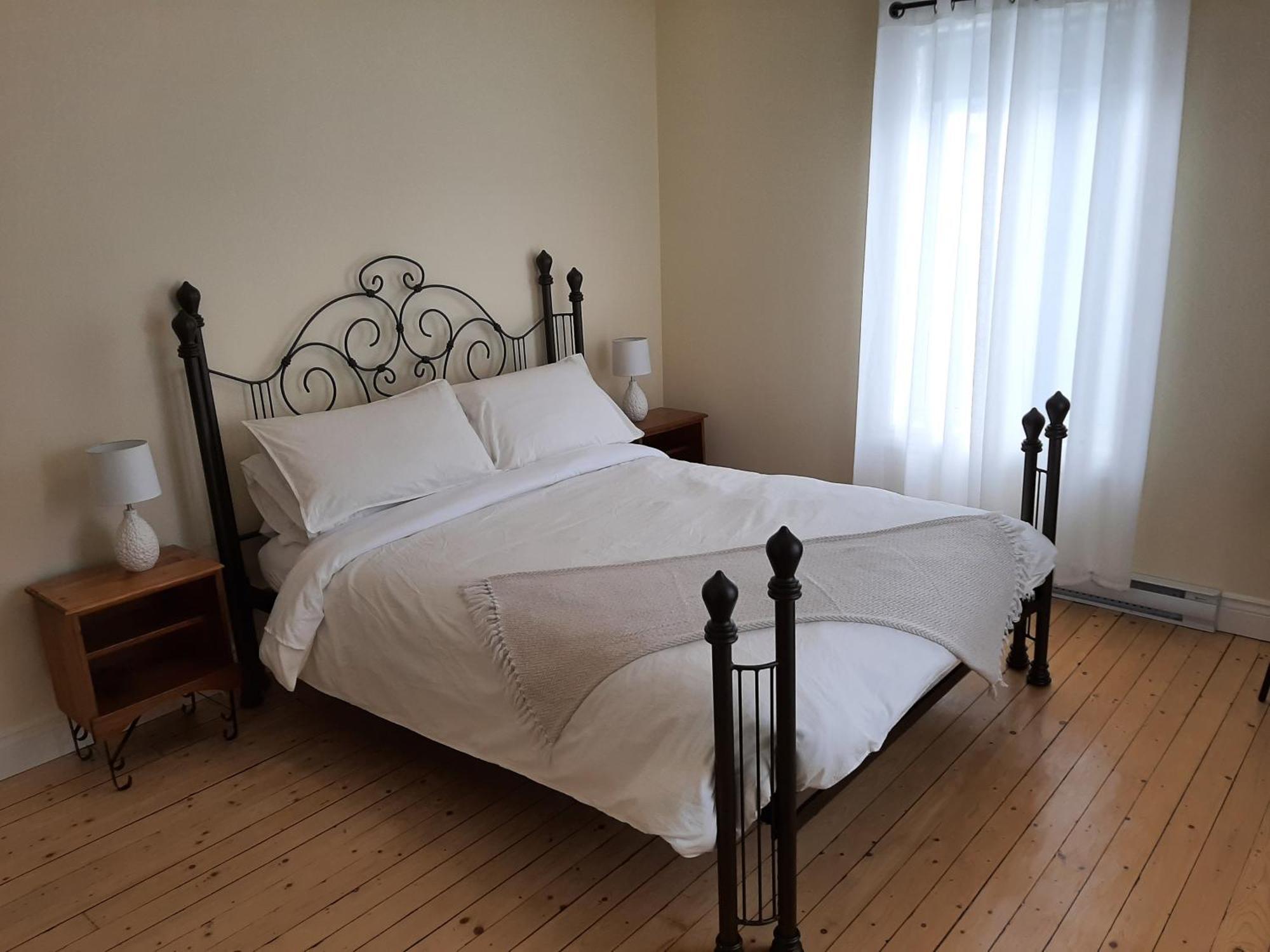 La Maison Aux Camelias Bed and Breakfast Coaticook Δωμάτιο φωτογραφία